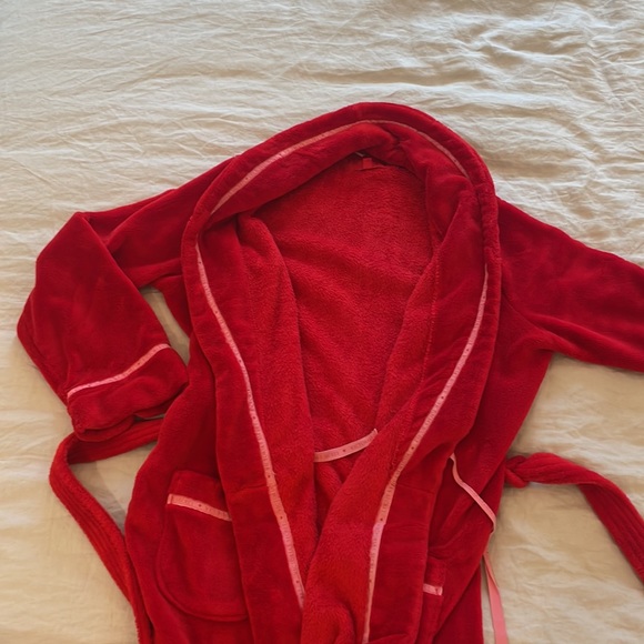 Victoria Secret plush soft robe - Picture 2 of 6